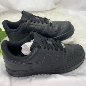 Air Force Ones Womens 7.5 Black AF1